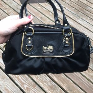 Classy! Coach Amanda Tote. A classic!!